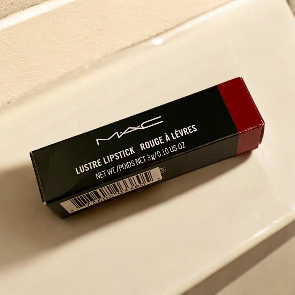 💎 MAC Lustreglass Lipstick in Shade Lady Bug New In Box